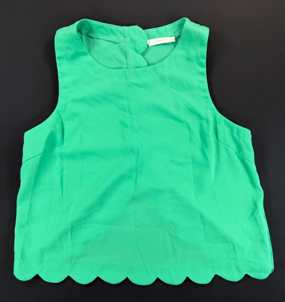 LUSH Scalloped Crop Top Sleeveless Shirt / Tank in Kelly Green (Women's M)